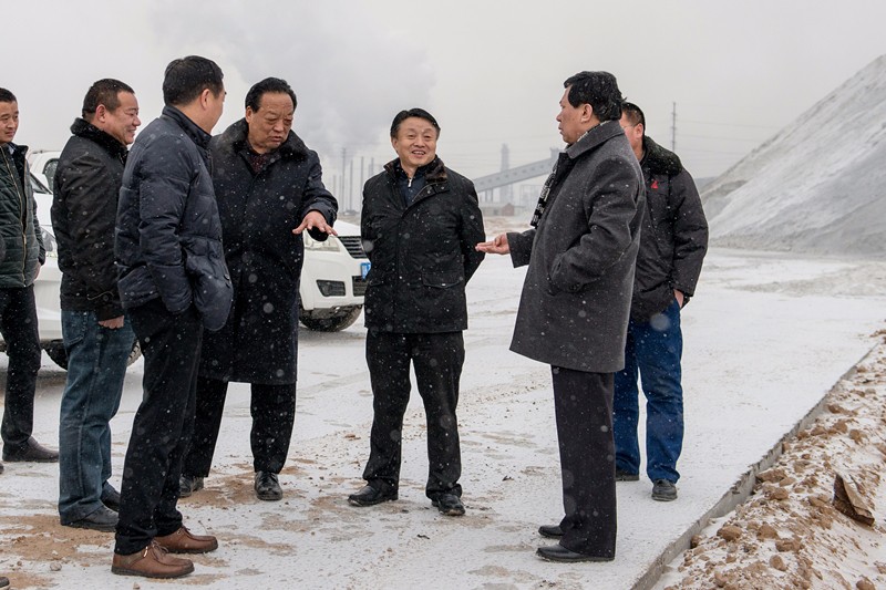 集團公司領導到項目現(xiàn)場實地調研_副本.jpg
