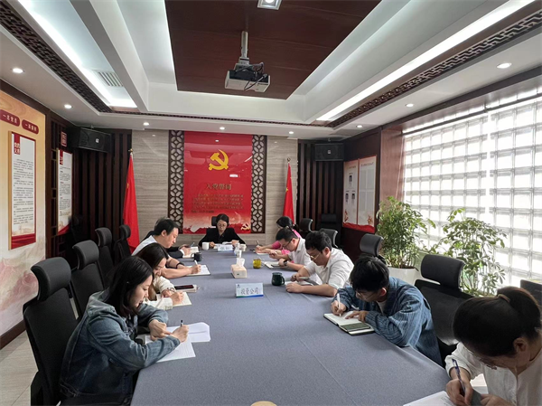 陜西環(huán)保集團領(lǐng)導(dǎo)到投資公司進行習近平新時代中國特色社會主義思想主題教育宣講.png