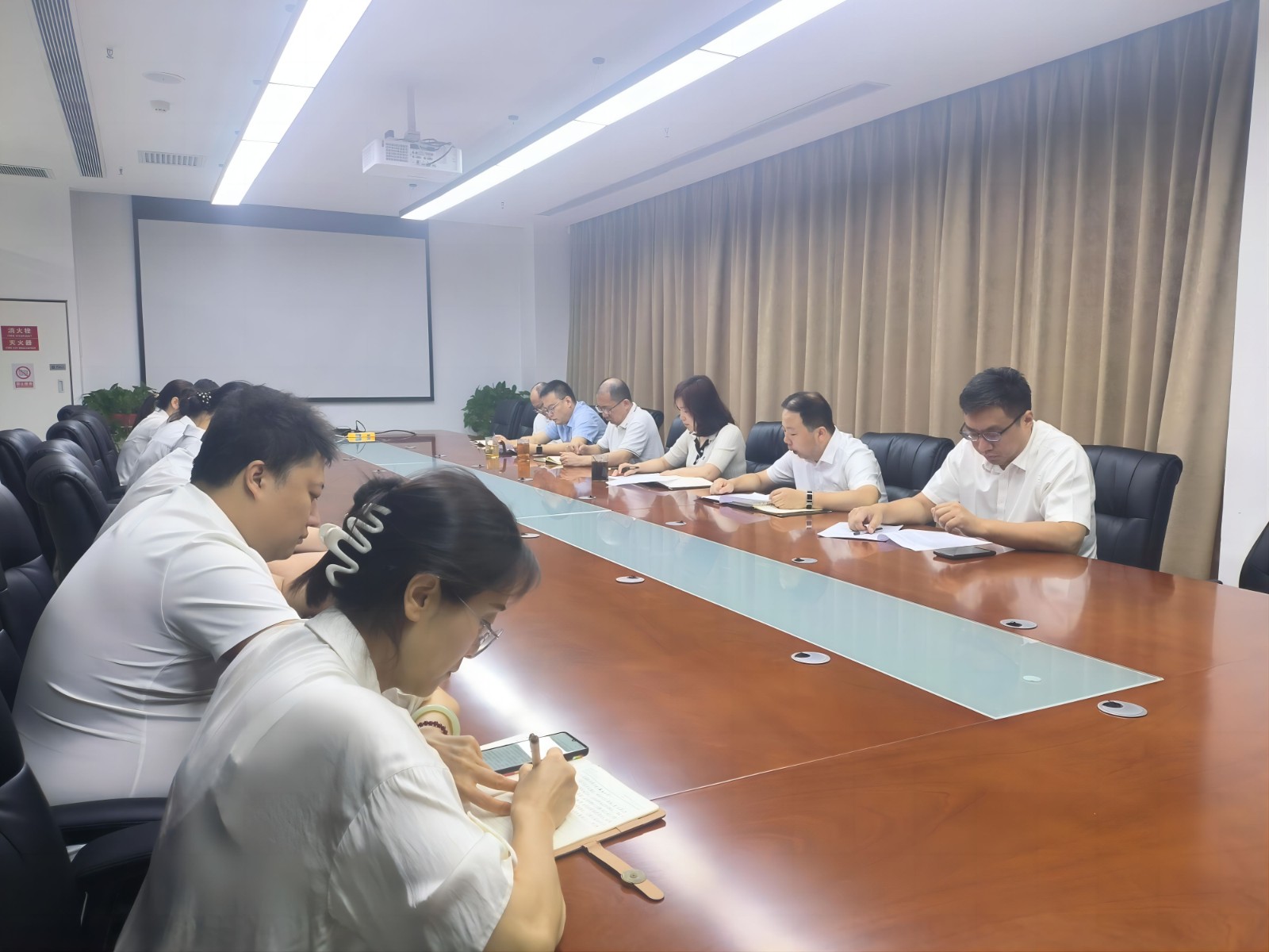【智信公司召開傳達(dá)學(xué)習(xí)集團(tuán)“三個年”活動推進(jìn)會精神專題會議】.jpg